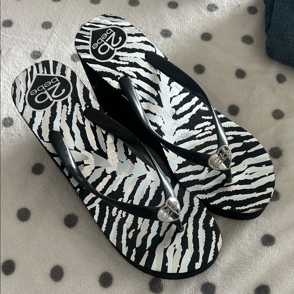 Y2K Bebe Black Wedge Sandals with Zebra & Silver Accents ~ 2000’s Vibe